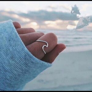 Boutique Wave Ring Silver Color Size 8 Simple Dainty Design